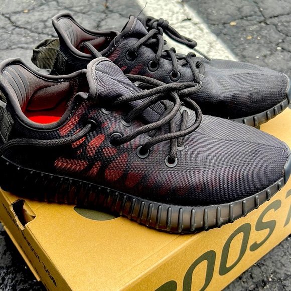 Youth YEEZY BOOST 350 shoes size US